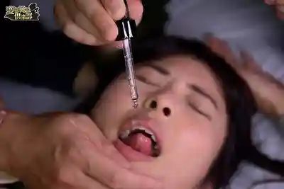 CLUB-919 尾行偷拍JK美少女 被下藥迷昏後慘遭輪X ~ 似鳥日菜 的劇照5