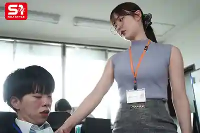 SNOS-250 平時假正經的財務部女同事竟然被我在M女風俗店撞見！嘿嘿 這下可以好好調教你了 ~ Miru的劇照11