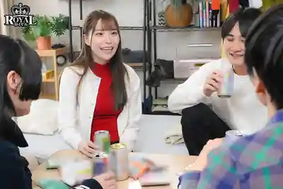 ROYD-319 有男友却天天来我家借住 无意识的撩拨让我欲火焚身却不敢下手 ~ 笹倉彩 的劇照8