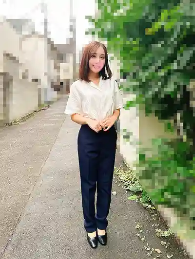 BIGC-007 社長的美艷人妻 高傲貴婦被超級巨根征服墮落抖M 窒息深喉&掐脖猛烈活塞SEX美貌崩壞失神的絕頂高潮 ~ 足立友梨的劇照18