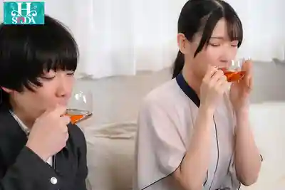 HSODA-120 單面鏡NTR按摩 隔壁美乳纖細女友正在被寢取 我卻擋不住巨乳姐姐的神技忍不住生中出了 ~ 竹内有纪 宮西光的劇照15