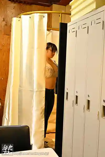 MEYD-895 深夜排班不倫 偷瞄兼職人妻的白嫩美爆乳被抓包後 反被她夾射了一次又一次 ~ 橋元りあ的劇照10