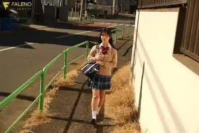 FNS-229 清純系JK娘被宅男哥哥騎乘乳交成了乳肉飛機杯 妹妹竟覺醒了快感 ~ 美咲園香的劇照2