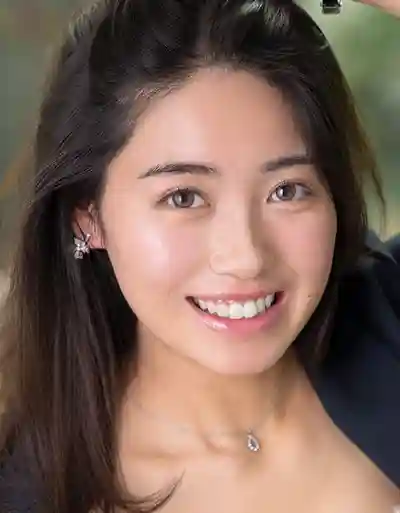 本月出道女優: 篠倉珠生 封面
