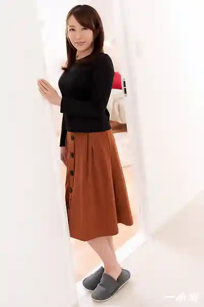 1PON-040821_001 露穴誘惑 ~被身材火辣又強勢的媽友勾引~ ~ 春風コウ的劇照17