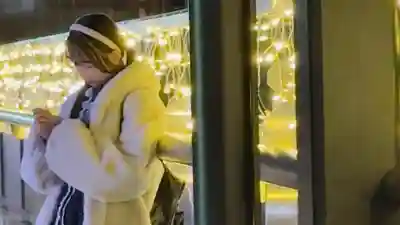 IHD-009 19歲專科學校女生一想專心學業無力兼職 只能轉戰援交自拍大挑戰www的劇照15