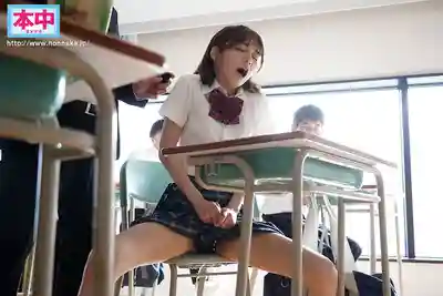 HMN-887 媚藥遙控跳蛋調教惡劣欠揍學生妹 從上課到放學寸止痙攣 小穴被猛插到失禁濕透高潮後徹底矯正 ~ 仓本菫的劇照8