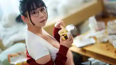 MKMP-735 垃圾房同居中出 慵懶阿姨身上的騷味和豐滿奶子讓我精盡人亡 ~ 吉根柚莉愛的劇照20