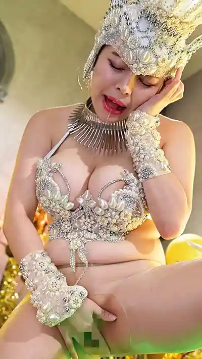 AVSA-442 Let's Viva Samba! 熱情魅惑! 爆乳肉感騷女扭腰挑逗森巴FUCK ~ 羽月乃苍的劇照7