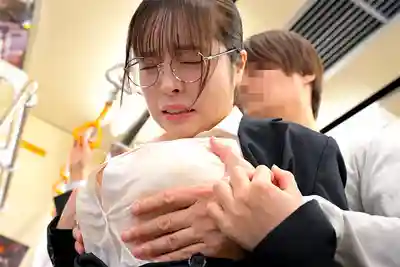 SVCAO-028 彈彈神乳癡漢3 揉捏乳頭！應屆OL高潮到扭腰停不下來 根本拒絕不了中出的劇照4
