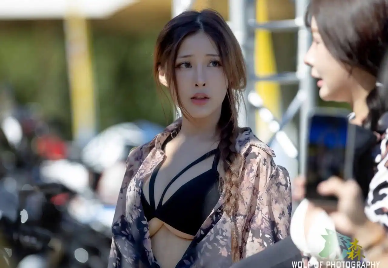 李娜娜第65張寫真