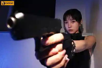OFES-041 嘴上喊着不要不要 身体却反复痉挛失禁！极品女捜査官遭暴力审讯被强灌媚药后狂干 ~ 五日市芽依 的劇照13
