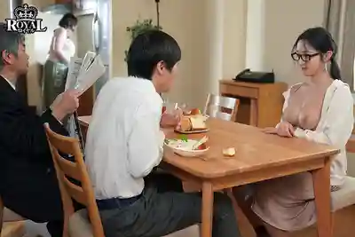 OFES-043 故意擼給地味宅女姐姐看 壓抑已久的性慾徹底爆發!? 被爆乳乳交和強制插入反向調教榨精! ~ 北野未奈的劇照11