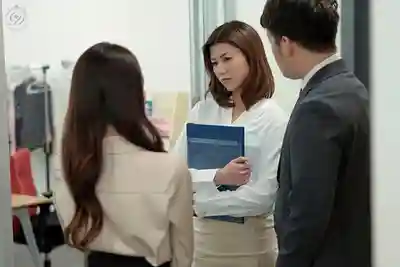 DLDSS-508 最高的初共演！ 「我到底被分到哪個部門？」史上最強W女上司爭搶新入社員 小沢菜穂DAHLIA2週年專屬記紀作 ~ 小沢菜穂 美乃雀的劇照8