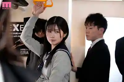MIDA-682 神之指技把清純女子調教成秒潮體質 騎乘互插墮入高潮地獄的聖水潮噴癡漢電車 ~ 纯白彩永的劇照12