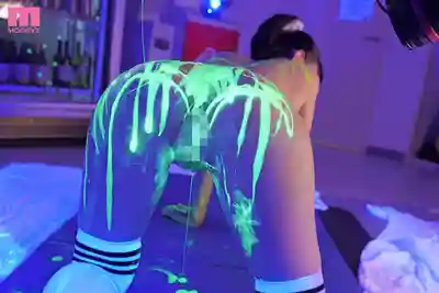 MIDA-696 全裸羞恥調教打工妹 被變態店長逼著深夜真空巨乳接客 ~ 葵伊吹的劇照10