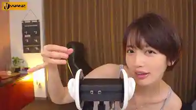 WAAA-641 鄰居美人妻的耳邊呢喃淫語讓你硬到爆的不倫自慰指導ASMR ~ 美咲佳奈的劇照10