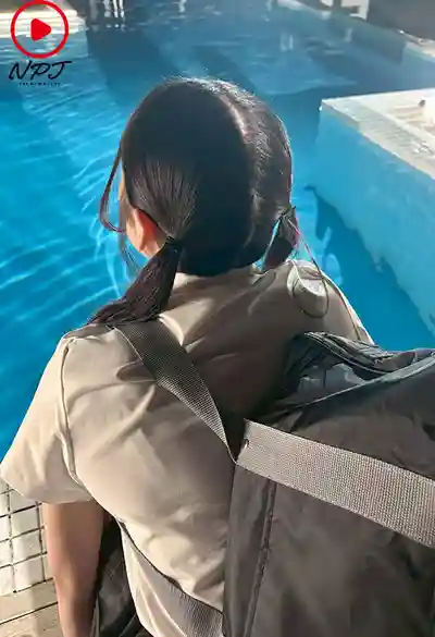 NPJS-260 深夜偷偷潛入泳池 全身濕透也不管 正是渴望被操的年紀 JK甜蜜纏綿做愛的劇照13