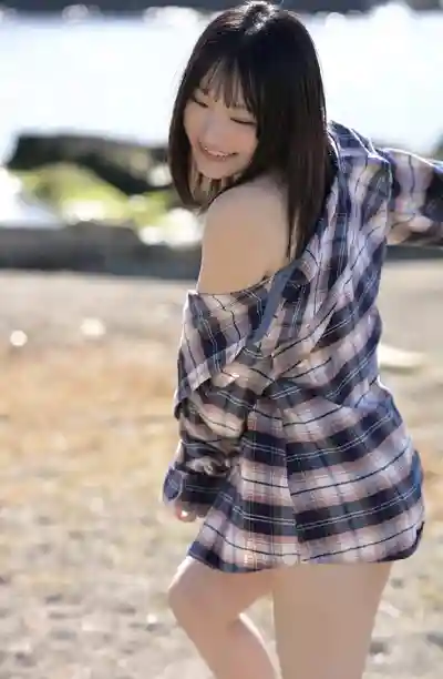新垣愛琉第17張寫真