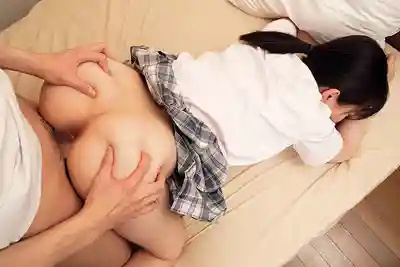 IMO-037 笨妹妹自慰高潮大恐慌 妈妈的按摩棒拔不出来了…哥哥快来救我！家庭救助兄妹中出近親相姦 ~ 柏木小夏 上坂芽衣 日向由奈 的劇照13