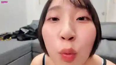 HAWA-382 素人妻到大学生家借宿只有一个套? 戴套干一次根本不过瘾 骑乗位摇晃美白G罩杯被真中出两发 ~ 糸井瑠花 的劇照18