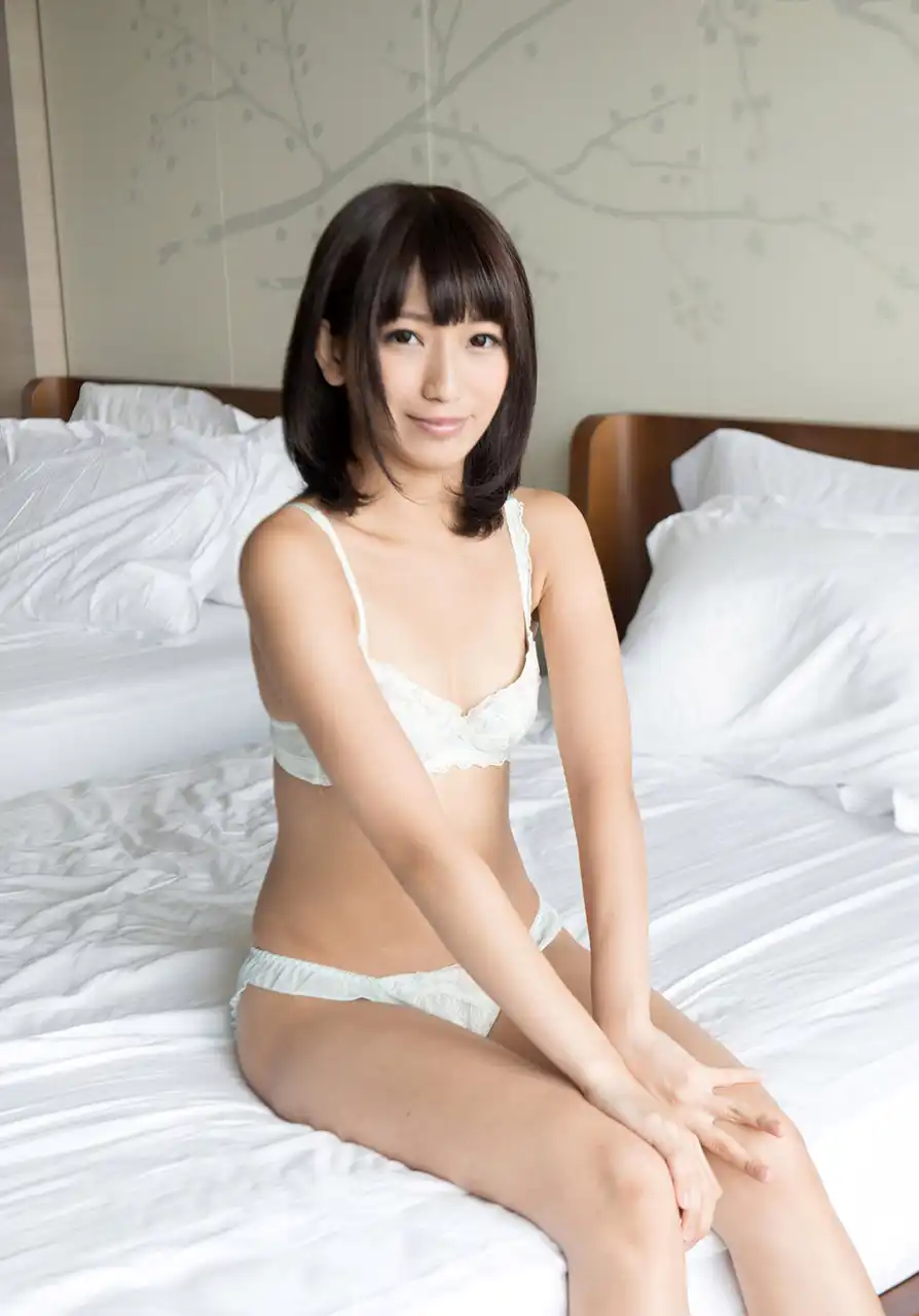成宮琉璃第390張寫真