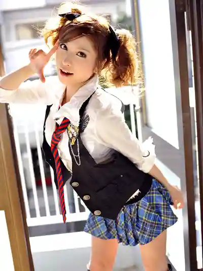 1PON-042011_076 幹翻偶像！ ~ 愛原つばさ的劇照11