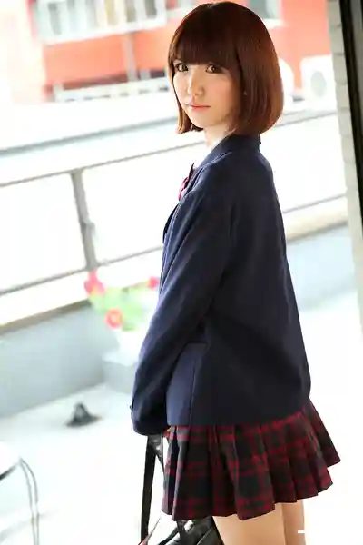 1PON-042117_514 超愛肉棒即尺口交 超色美乳JK制服美女~ ~ 南のりか的劇照15