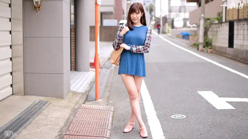 租借女友 ~ 名波ルナ 背景图片
