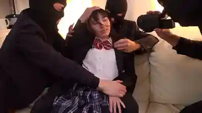 DVMM-420 入室強暴徹底改變了母女的命運！雙雙墮入快感深淵...鬼畜男的肉棒在母女的嘴、騷穴、後庭6穴間來回貫穿的瘋狂亂交 ~ 如月るい 鳥羽いく的劇照10