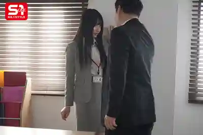 SNOS-318 被癡漢上司強行舌吻後竟然濕了！順從可愛女子社員的密著接吻SEX ~ 榊原萌的劇照12