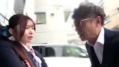 MADV-638 【4K】被學校第一人氣的苗條美女學生穿違規泳裝誘惑…忍不住一次又一次中出 ~ 響蓮的劇照17