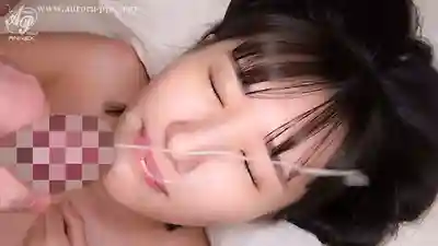 APKH-197 請拍下我被幹的樣子… 敏感到顫抖的嬌小身體與緊緻小穴… 楚楚可憐美少女的淫蕩侍奉性交 ~ 青葉春的劇照1