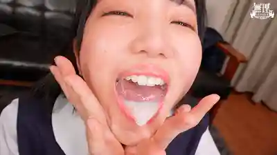 MURIKURI-014 連日生吞精液洗腦 精飲深喉強行灌入精液味道後自己笑著大量吞精的無垢少女的劇照2