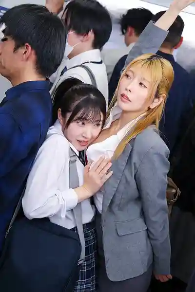DANDYA-044 色慾蕾絲女不管男友就在旁邊 從背後用黏膩指奸誘惑可愛女友 被我摸濕是妳自己不好喔的劇照15