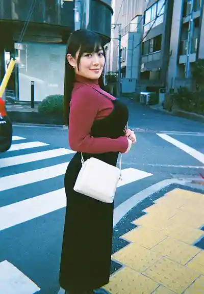 JERA-044 公司裡傳聞的隱藏巨乳OL藉工作商量約我兜風…好奇之下進了情趣旅館 乳交後徹底點燃慾火 一日限定痴女模式瘋狂挾射不倫 ~ 小梅惠奈的劇照16