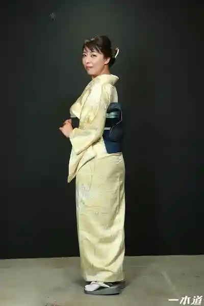 1PON-042916_289 昭和風美熟女雲集大亂交會 ~ 朝桐光 小早川怜子 村上涼子的劇照16