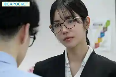 IPZZ-932 加班沒做完借住平時超兇的社長秘書家過夜…藉酒壯膽把她撲倒後被我的肉棒幹到嬌喘連連 反差萌太可愛隔天晨勃停不下來又瘋狂幹了一整天 ~ 楓之戀的劇照12