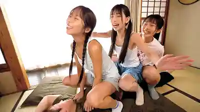MKMP-747 瞞著父母偷偷玩的夏天 有曬痕的●學生 ~ 冬愛琴音 天羽梨梨花 皆月光的劇照16