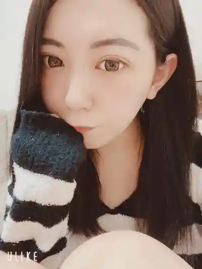 香坂乃亞第3張寫真