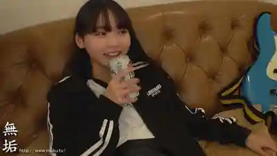 MUFR-011 跟普通女性朋友越線的那一天 ~追逐樂團夢想的同班女貝斯手~的劇照15