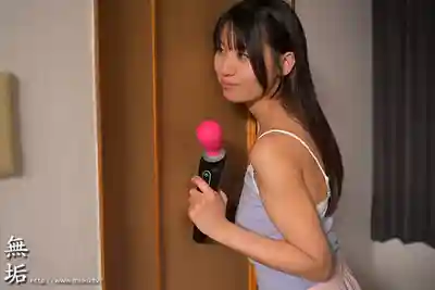 MUDR-400 我撞見家裡蹲妹妹瘋狂自慰的勁爆現場 被她任命為專屬人肉按摩棒自慰助手 ~ 宇流木沙羅的劇照8