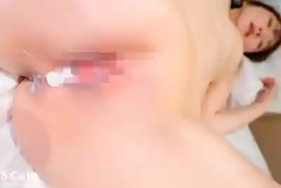 SQTE-708 比砲友多一點 比戀人少一點 來拍只有砲友才敢拍的性愛自拍吧 ~ 依本詩織的劇照8