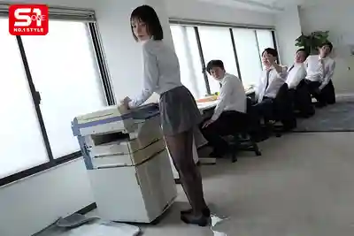 SNOS-356 公司地位女同事居然業績未達標！真空上班的羞恥懲罰太色了 ~ 兒玉七海的劇照7