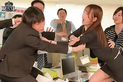 ROYD-351 早上醒來房間裡居然有個只穿內衣的同期女同事！平時總是囂張毒舌嗆我的她竟然開始撒嬌了… ~ 天川空的劇照8
