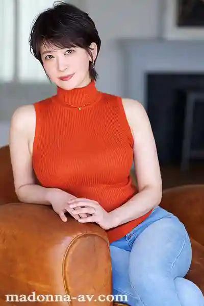 ROE-558 她走過的地方 連下町商店街都變成了T台 某人妻時尚雜誌模特 47歲 AV DEBUT ~ 秋月夕的劇照10