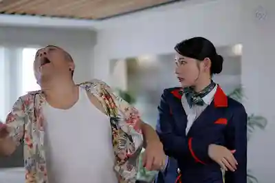 DLDSS-543 飛不了的空姐養了一頭公豬 ~航班停飛日渣機長的調教日誌~ ~ 三葉千春的劇照9