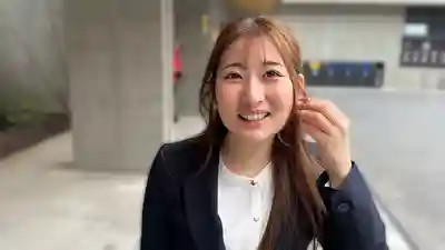 SKTH-004 擼管控股·尿塔株式會社 以借廁所為由把女下屬帶回家當面放尿了(2) ~ 末広純 美咲音的劇照4