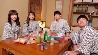 DVMM-436 一般男女觀察AV 素人大學生情侶交換企劃！旅行中兩對大學生好友情侶只裹浴巾混浴換伴！單獨泡澡的朋友男女急速升溫根本忍不住！背著各自對象無套連續中出偷情！的劇照11