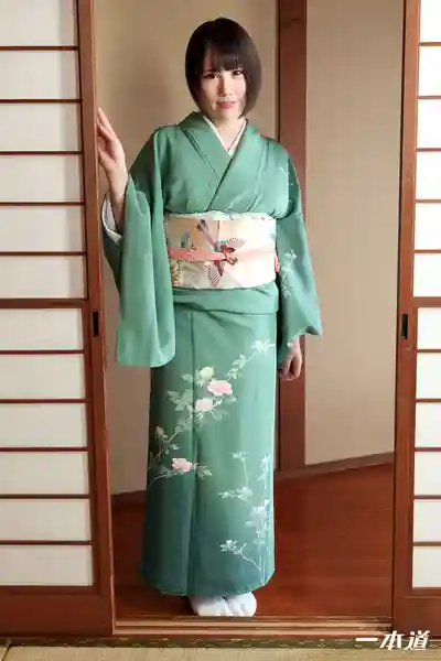 1PON-050621_001 溫泉美人若女將的銷魂款待 ~ 白杞りり的劇照19